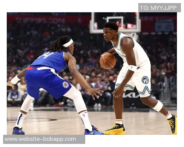 华子称赞麦丹持球决策进步期待里德展现更强能力 华子称赞麦丹持球决策进步期待里德展现更强能力