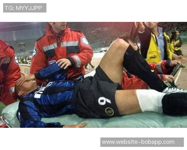 国米官方宣布博尼左膝轻微扭伤下周将进行进一步评估